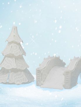 Кружевной мостик и маленькая елка Зимней деревни